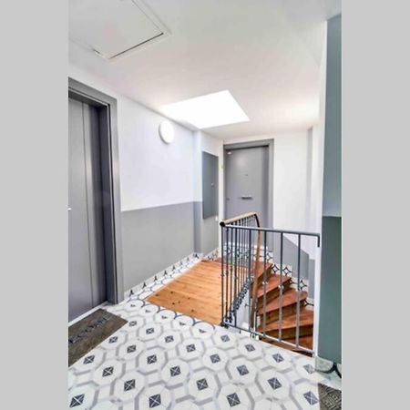 New Design Studio Walking To The Beach And Shops Apartment วีลล์ฟรองซ์-ซูร์-แมร์ ภายนอก รูปภาพ